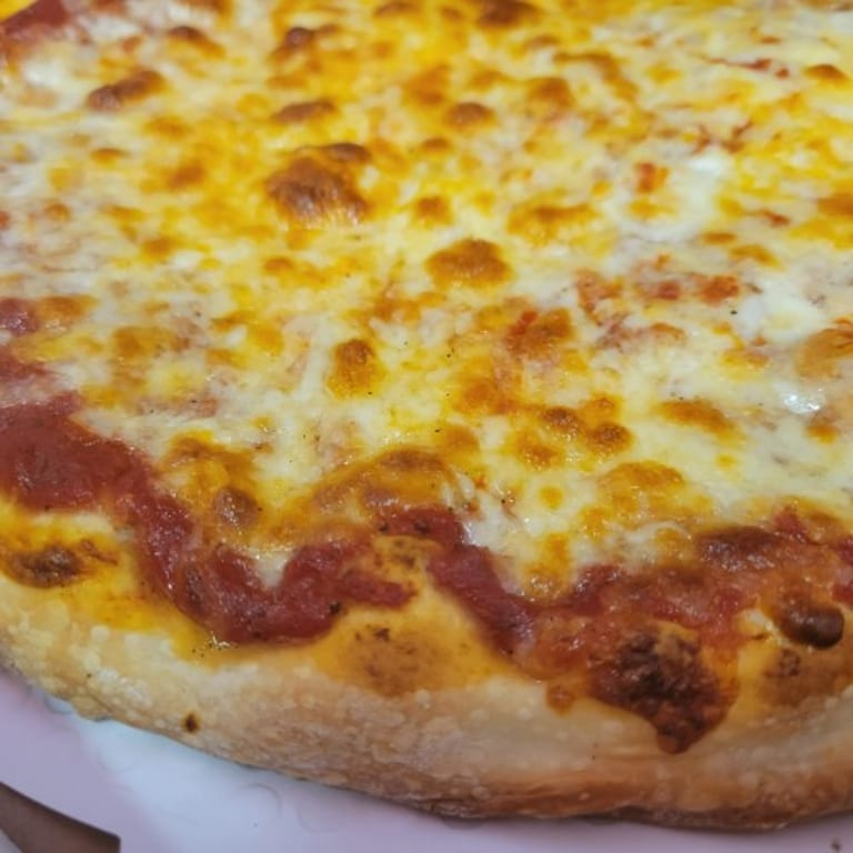 Delicious Cheese Pizza Options